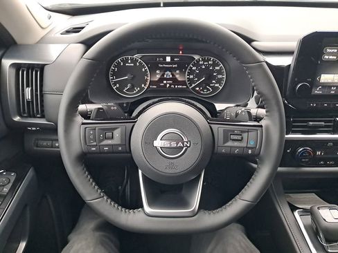 New 2025 Nissan Pathfinder SL w/ SL Premium Package image 15