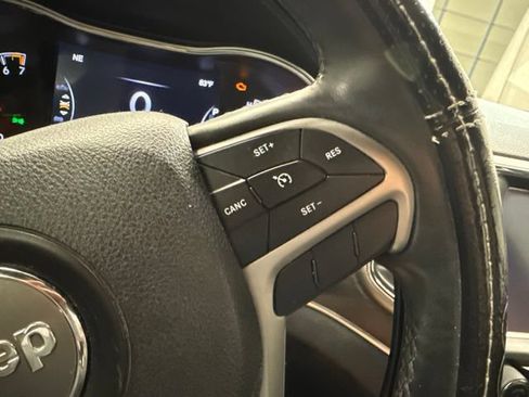 Used 2018 Jeep Grand Cherokee Limited w/ Luxury Group II AWD/4WD image 24