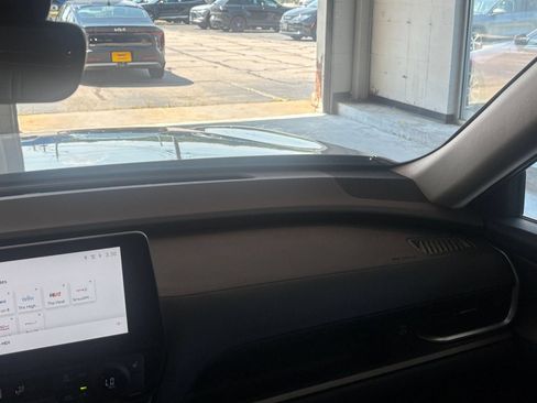 Used 2025 Toyota Grand Highlander FWD image 36