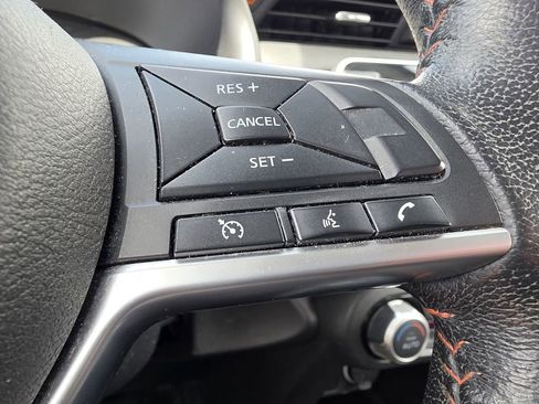 Used 2019 Nissan Kicks SR w/ SR Premium Package FWD image 19