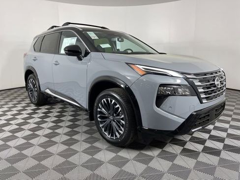 New 2026 Nissan Rogue Platinum image 2