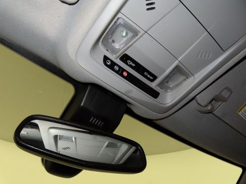 Used 2023 GMC Terrain SLE w/ Driver Convenience Package image 50