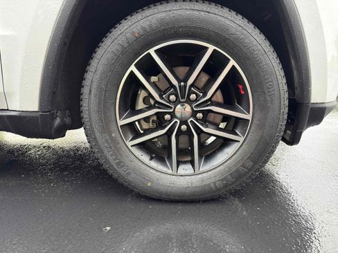 Used 2018 Jeep Grand Cherokee Trailhawk image 22