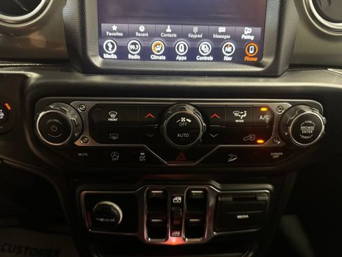 Used 2019 Jeep Wrangler Unlimited Sahara w/ Uconnect 4C Nav & Sound Group AWD/4WD image 35