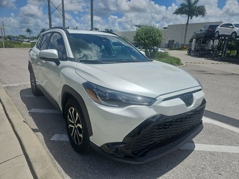 Used 2023 Toyota Corolla Cross AWD Hybrid w/ Moonroof Package image 3