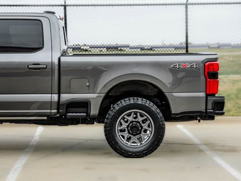 Used 2025 Ford F250 Platinum AWD/4WD image 14