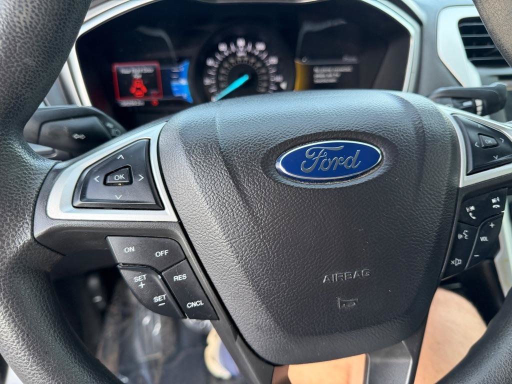 Used 2016 Ford Fusion SE FWD image 34