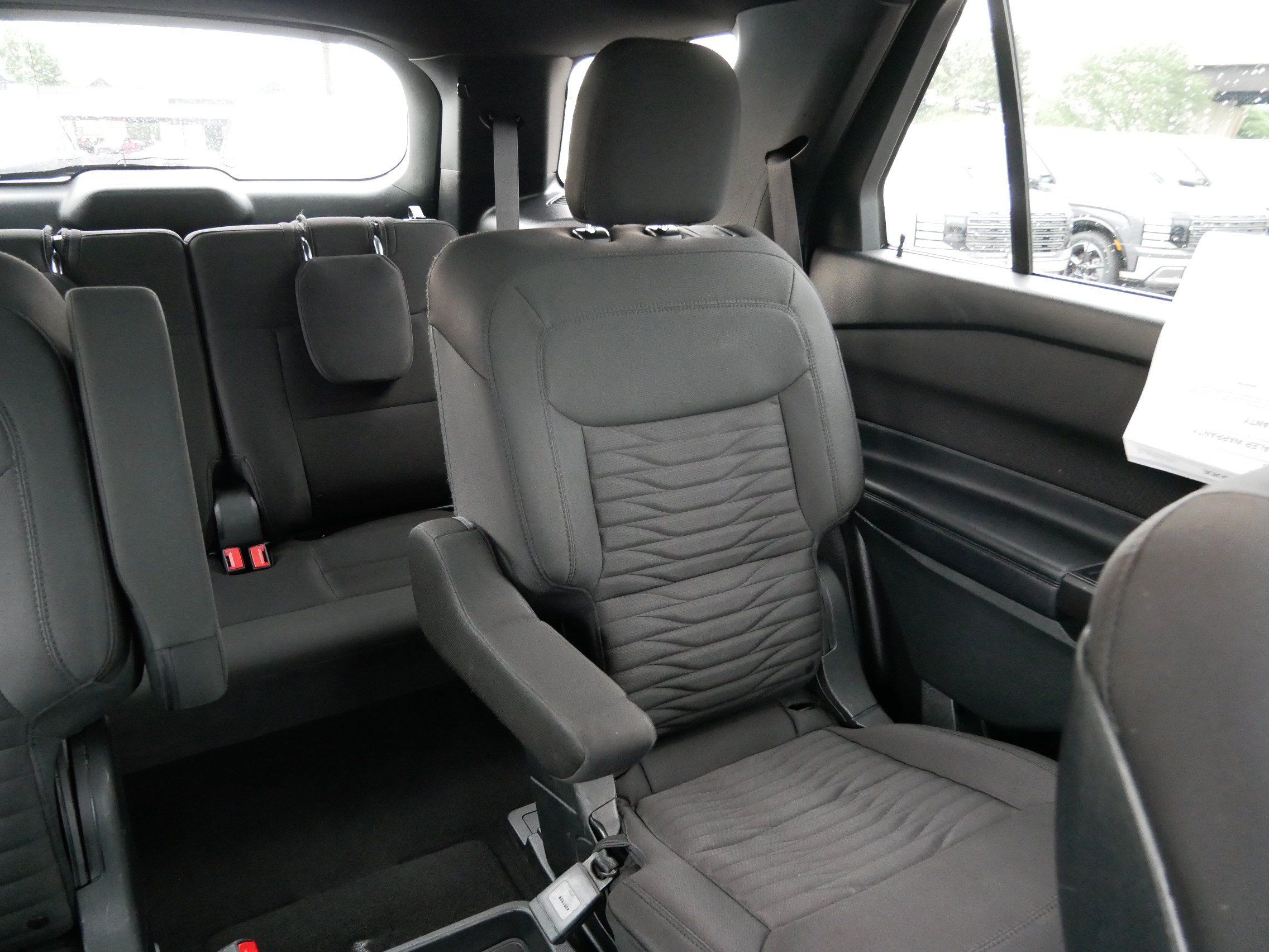Used 2020 Ford Explorer XLT w/ Comfort Package AWD/4WD image 14
