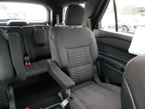 Used 2020 Ford Explorer XLT w/ Comfort Package AWD/4WD image 14