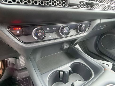 Used 2024 Honda HR-V Sport image 18