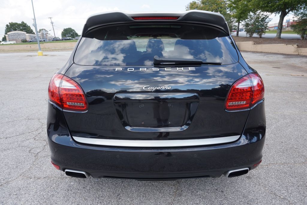 Used 2014 Porsche Cayenne Platinum Edition AWD/4WD image 7