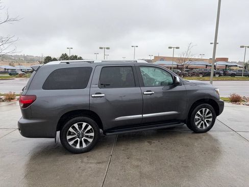 Used 2019 Toyota Sequoia Limited w/ Safety & Convenience Package AWD/4WD image 15