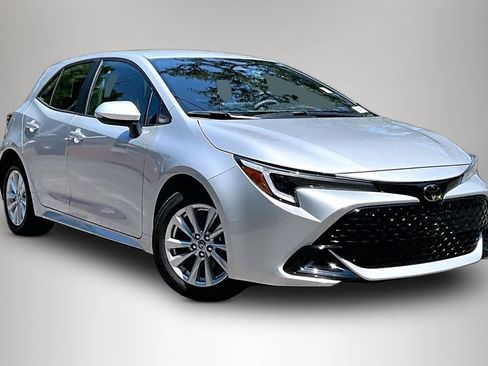 Used 2024 Toyota Corolla SE FWD image 2