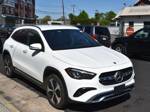 Used 2025 Mercedes-Benz GLA 250 image 4