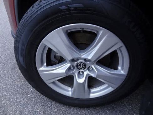 Used 2023 Toyota Highlander LE image 36