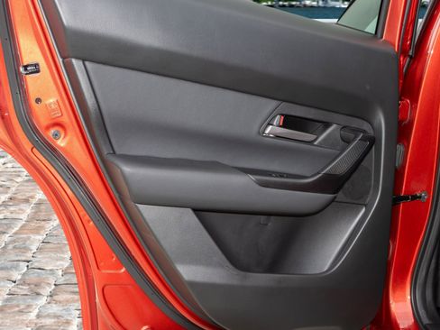 Certified 2025 MAZDA CX-50 AWD 2.5 S w/ Premium Package image 16