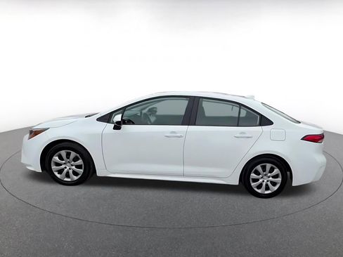 Used 2025 Toyota Corolla LE image 9