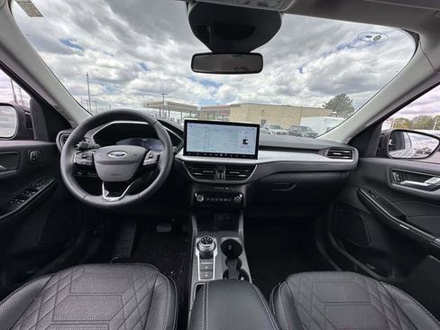 Used 2023 Ford Escape Platinum w/ Premium Technology Package AWD/4WD image 13
