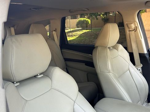 Used 2020 Acura MDX FWD image 12
