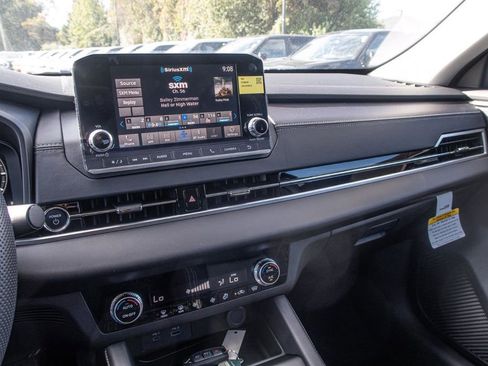 New 2024 Mitsubishi Outlander ES image 34