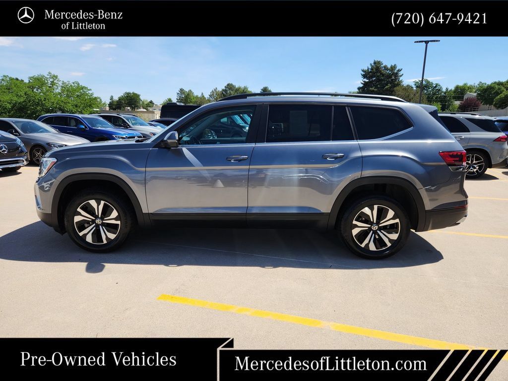 Used 2024 Volkswagen Atlas SE AWD/4WD image 4