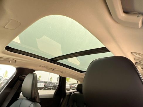 New 2025 Volvo XC60 B5 Core w/ Climate Package image 24