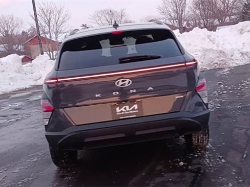 Used 2024 Hyundai Kona SEL image 9