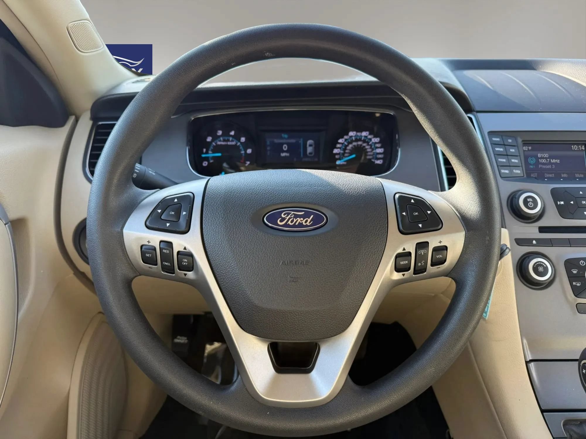 Used 2018 Ford Taurus SE FWD image 16