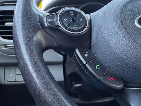Used 2018 Kia Soul w/ Option Group 020 FWD image 32
