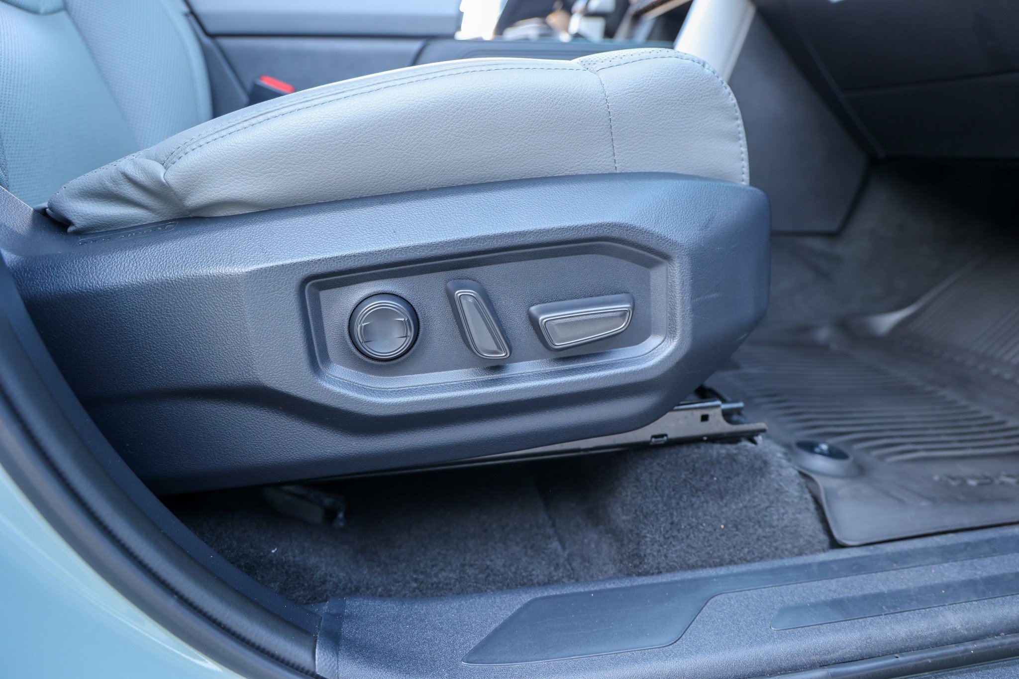Used 2024 Toyota Tundra Limited AWD/4WD image 42