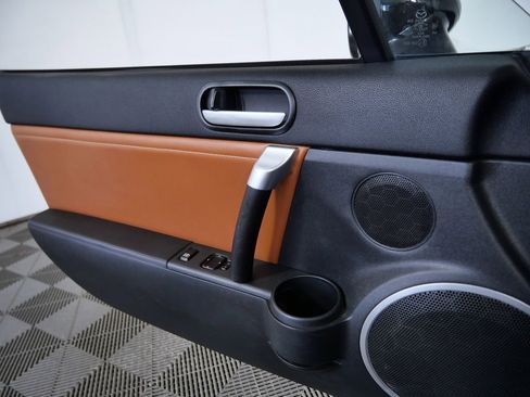 Used 2008 MAZDA MX-5 Miata Grand Touring w/ Premium Pkg image 26