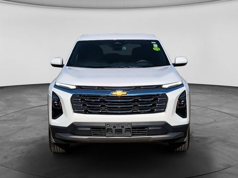 Used 2026 Chevrolet Equinox LT AWD/4WD image 2