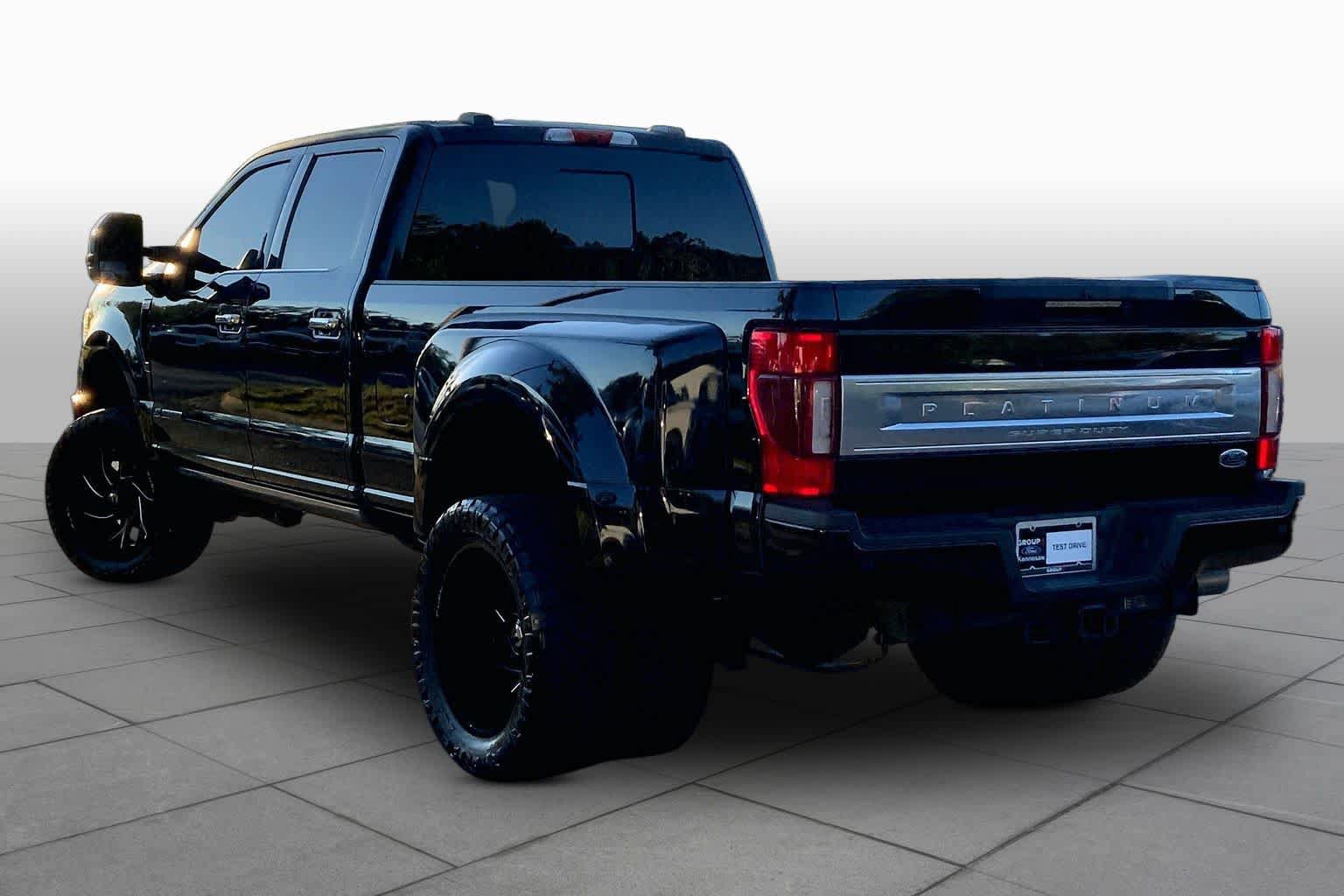 Used 2022 Ford F350 Platinum w/ FX4 Off-Road Package AWD/4WD image 12