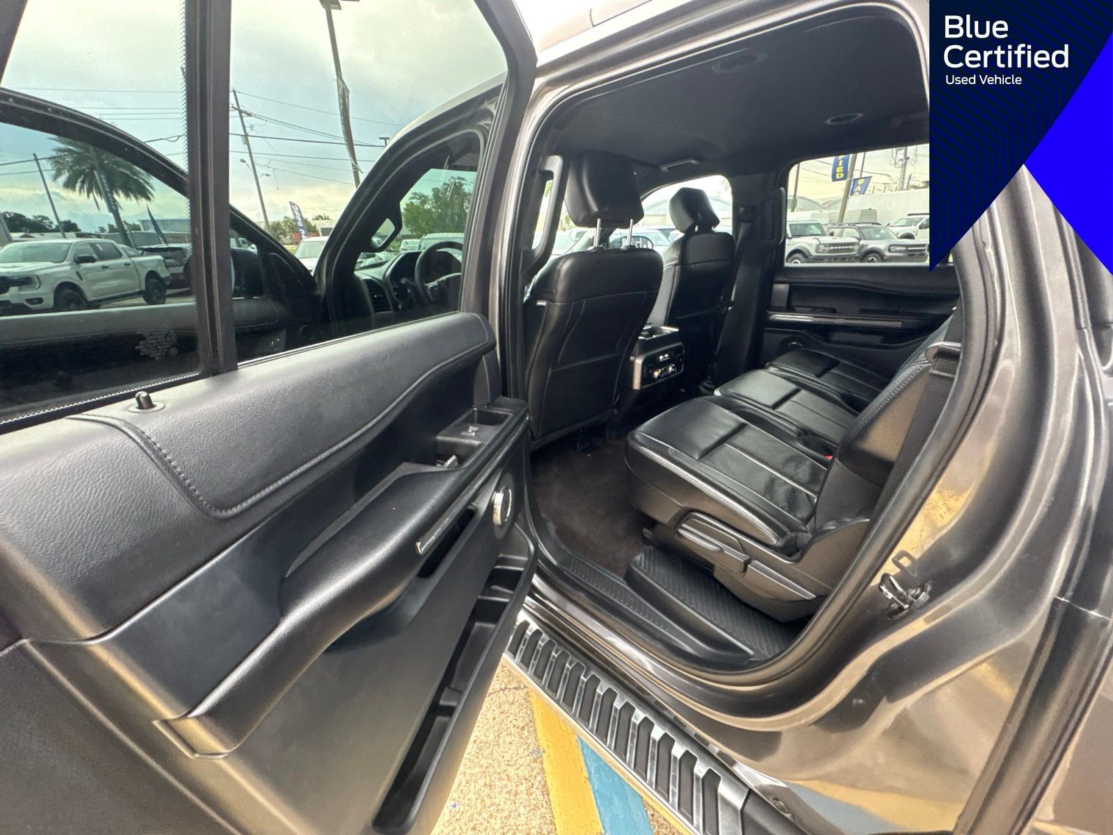 Used 2020 Ford Expedition Max XLT w/ Equipment Group 202A AWD/4WD image 24