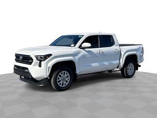 Used 2025 Toyota Tacoma SR5 video 1