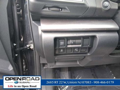 Used 2019 Subaru Crosstrek 2.0i Limited w/ Moonroof Package w/Navigation image 15