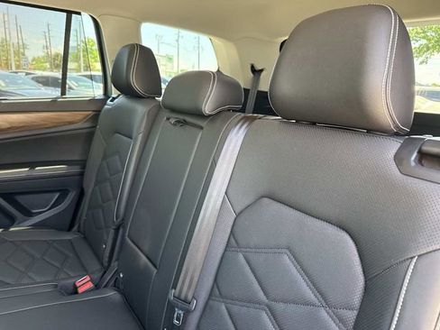 Used 2025 Volkswagen Atlas SE FWD image 15
