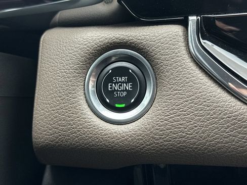 Used 2024 GMC Canyon Denali AWD/4WD image 27