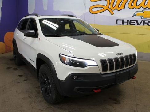 Used 2019 Jeep Cherokee Trailhawk AWD/4WD image 4