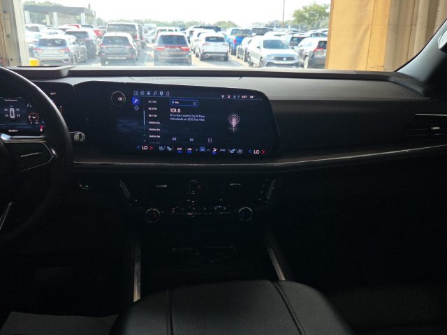 Used 2026 Chevrolet Suburban Premier AWD/4WD image 7