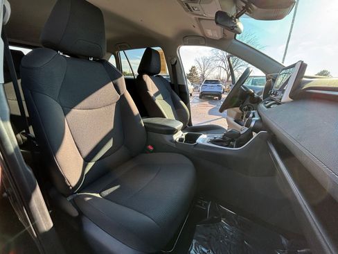 Used 2025 Toyota RAV4 LE image 35