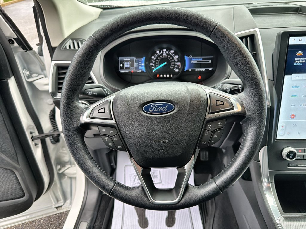 Used 2024 Ford Edge Titanium AWD/4WD image 11