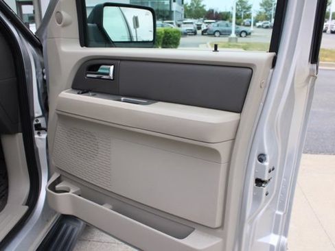 Used 2011 Ford Expedition XLT AWD/4WD image 21