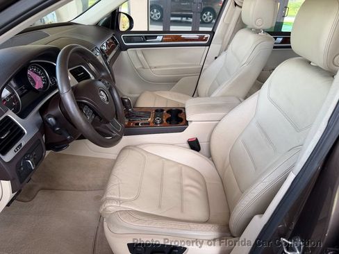 Used 2012 Volkswagen Touareg VR6 AWD/4WD image 7