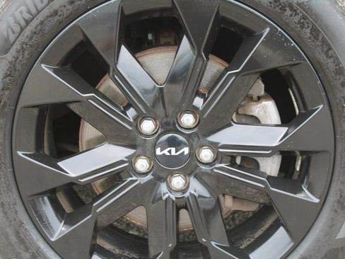 Used 2023 Kia Carnival SX Prestige FWD image 24