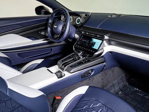 New 2025 Aston Martin Vanquish image 17