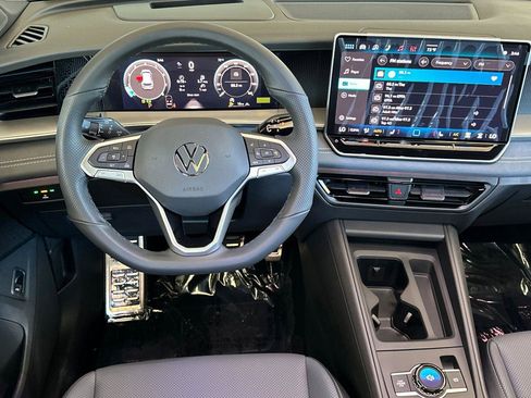 New 2026 Volkswagen Tiguan SE R-Line image 13