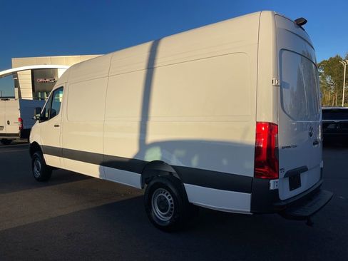 Used 2025 Mercedes-Benz Sprinter 2500 image 3
