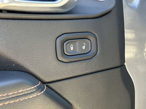 Used 2020 Jeep Gladiator Mojave AWD/4WD image 28