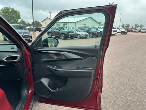 Used 2023 Chevrolet TrailBlazer RS w/ Convenience Package FWD image 29